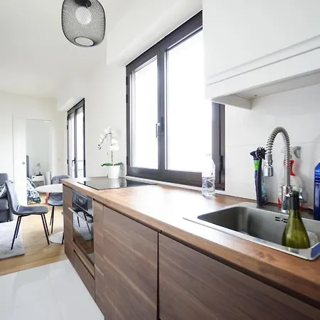 Modern And Luminous Apartment In Paris 14 Paříž